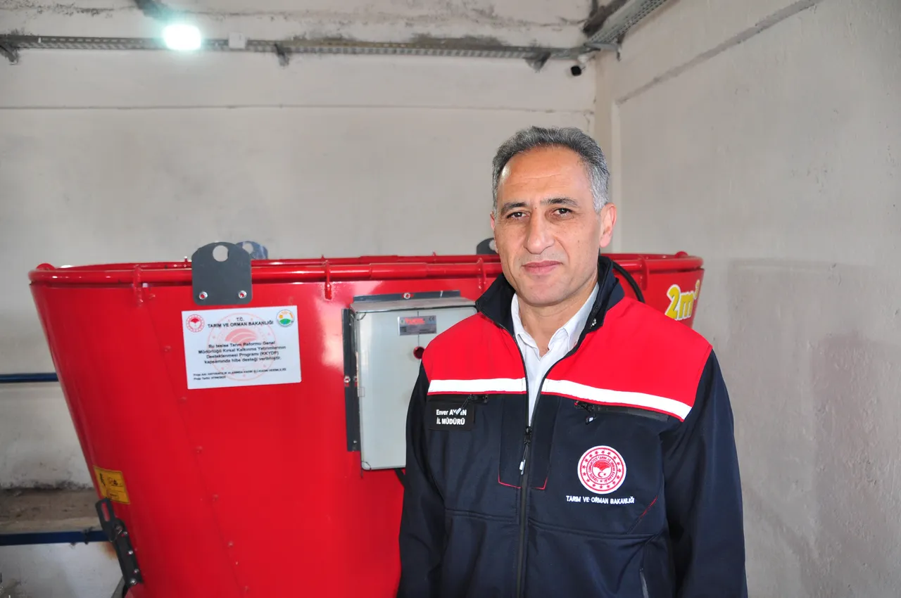 Karsta 40 aile devlet desteğiyle hayvancılık işletmesi kuruldu