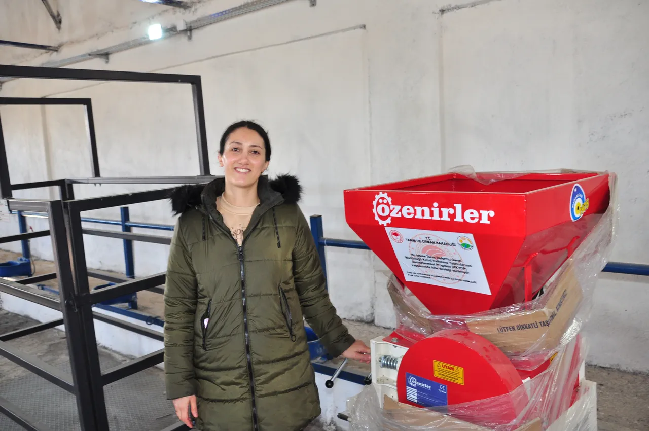 Karsta 40 aile devlet desteğiyle hayvancılık işletmesi kuruldu