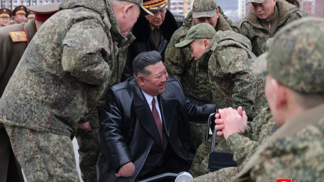 Kim Jong-Un bu kez bambaşka! Görenler gözlerine inanamadı