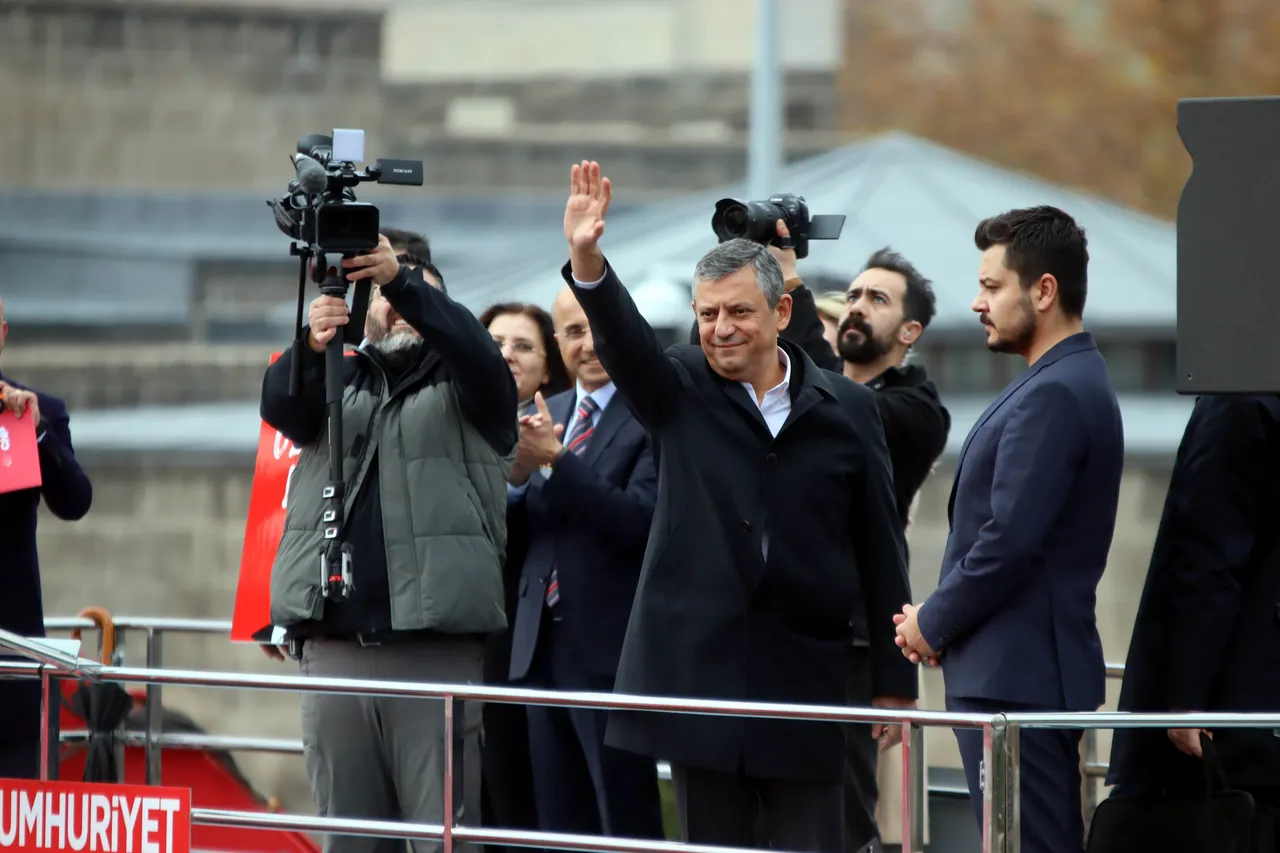 Özgür Özel, asgari ücret teklifini açıkladı