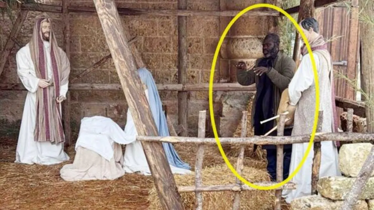 Polisten kaçmak için heykel oldu! Belediye başkanı son anda fark etti