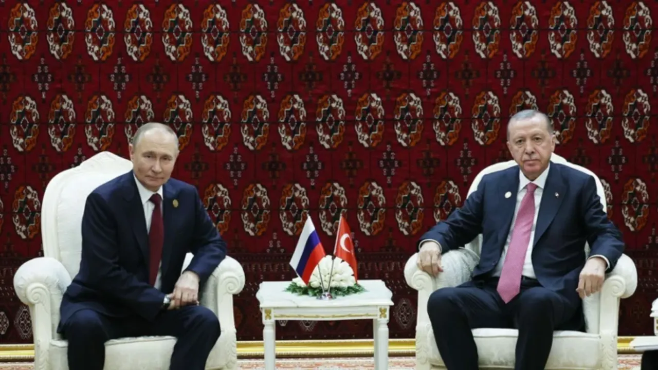 Putin rezil oldu! Kürsüde zor anlar yaşadı: Salon donup kaldı