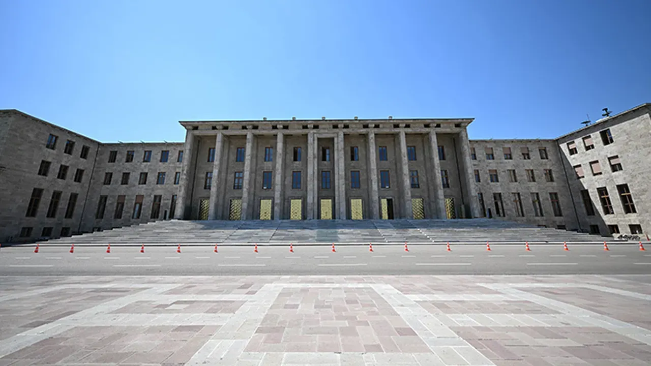 TBMM'de taciz skandalında 3 kişi tutuklandı!