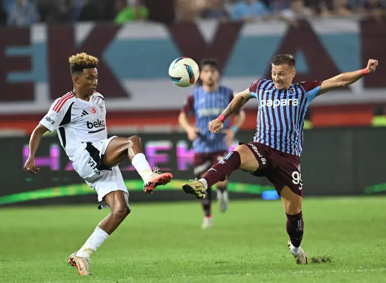 Trabzonspor Beşiktaş maçı ne zaman, derbi hangi kanalda canlı yayınlanacak? İlk 11 merakla bekleniyor!