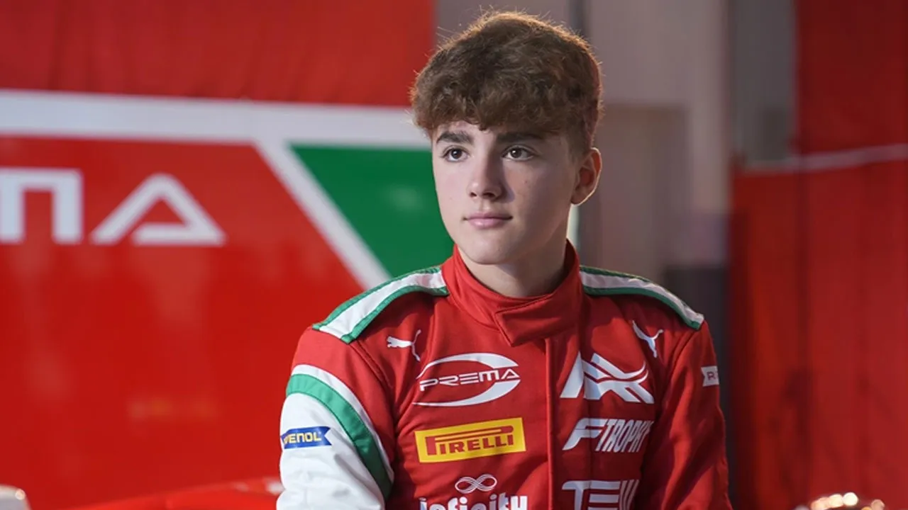 Türkiye'nin genç yıldızı Alp Aksoy, Formula Trophy'de şampiyon oldu