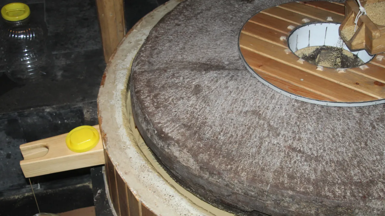  156 yıllık miras! Su değirmeninde üretilen tahine Avrupa’dan da talep çok 