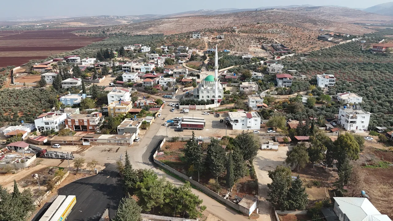 Mahallede yaşayan herkesin tek bir soy ismi var