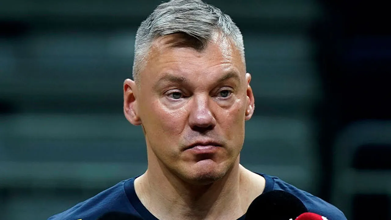 Fenerbahçe'de Jasikevicius'un acı günü: Takımın başında olamayacak