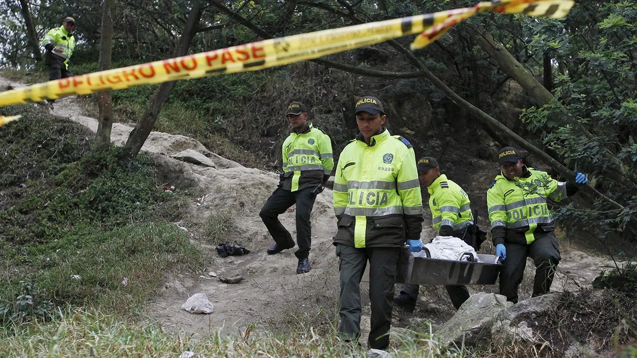 Gençleri taşıyan araç uçurumdan yuvarlandı! 16 ölü, 20 yaralı