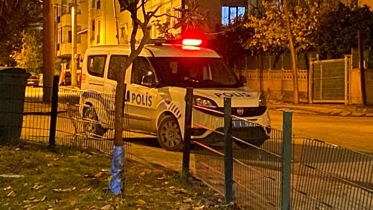 'Husumetli' liseliler parkta birbirine girdi: 1 yaralı