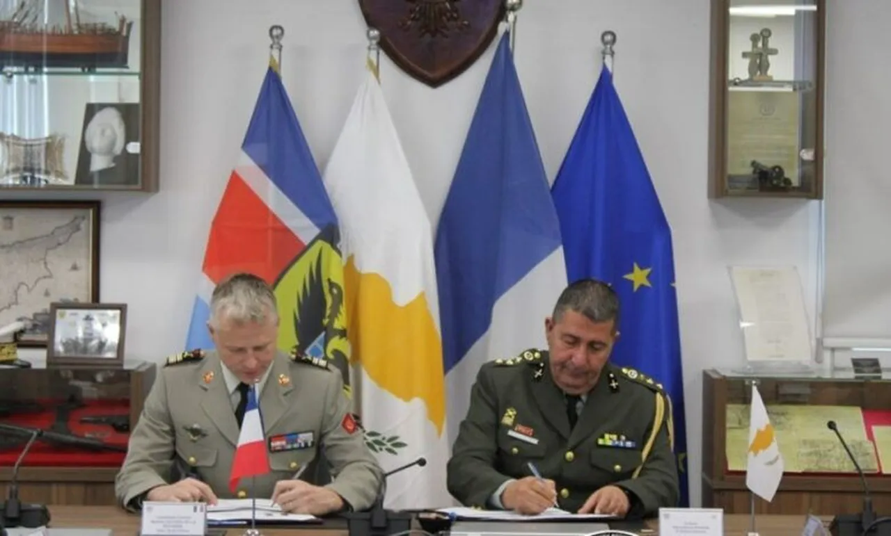 Rum basınına göre Mari Askeri Deniz Üssü’nün modernize edilerek Fransa’nın kalıcı kullanımına açılması ve limanlar ile havaalanlarının da Fransız ordusuna tahsis edilmesi gündemde.