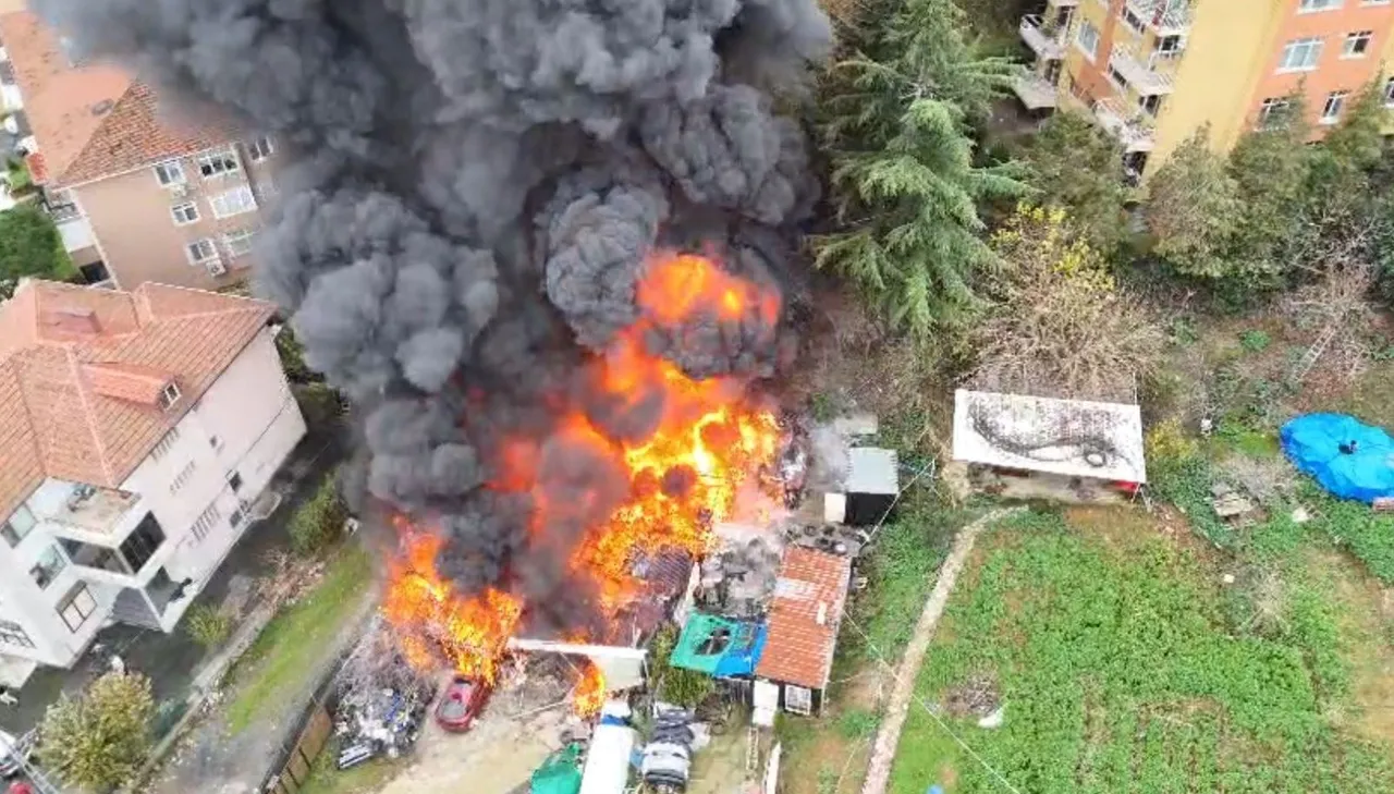 Sarıyerde oto tamirhanesinde yangın! Ne var ne yoksa kül oldu