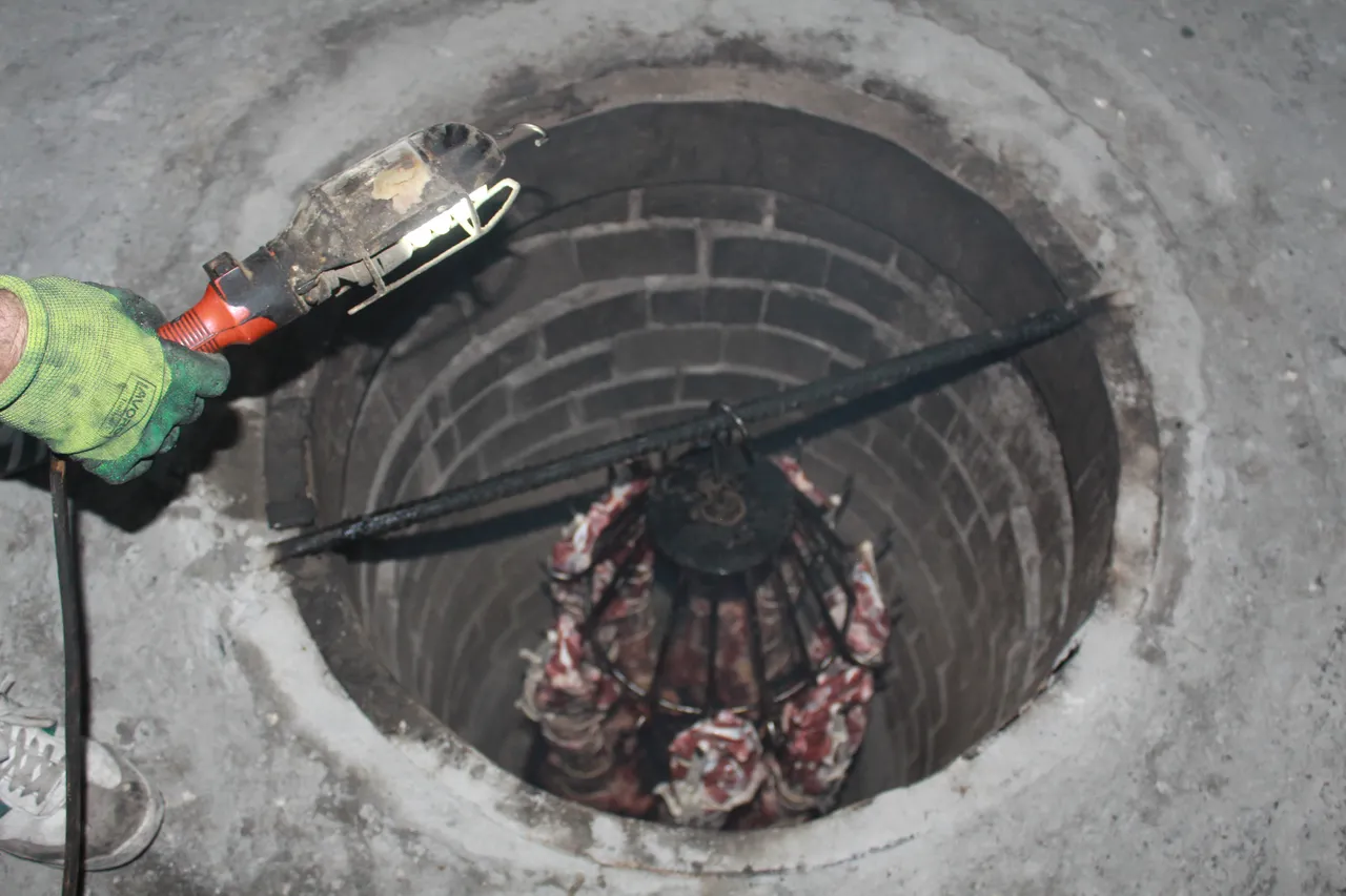 3 metrelik tandırda 2,5 saat pişiyor! Sabah 04.30'da tezgaha konuyor, gün ağarmadan tükeniyor