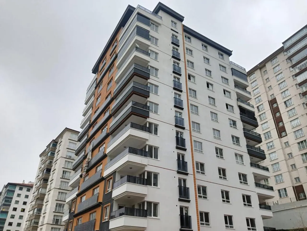 Bina sakinleri sıkıntılarını dile getirdi