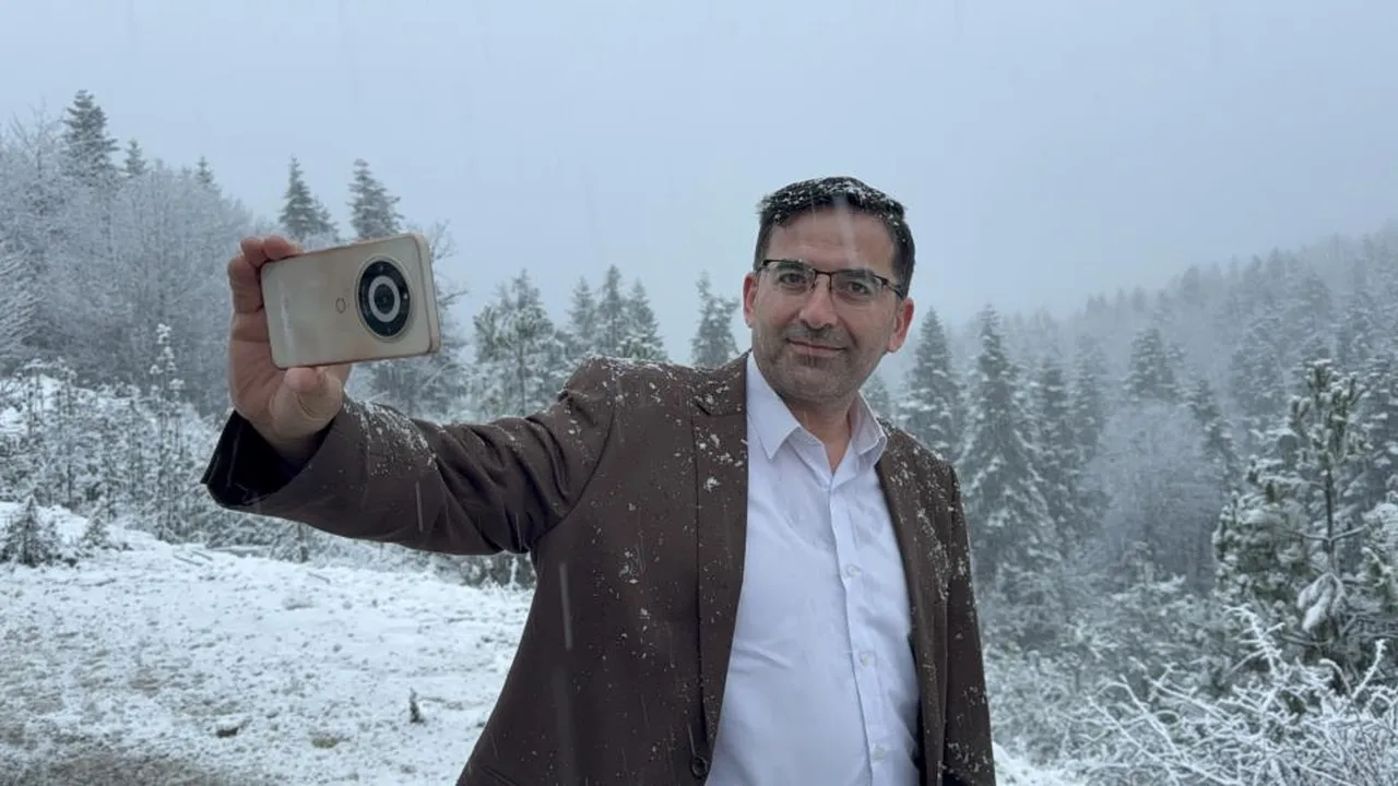 Bu yola giren sürücüler çıkmak istemiyor! Gören telefonuna sarılıyor, araçlar bekliyor