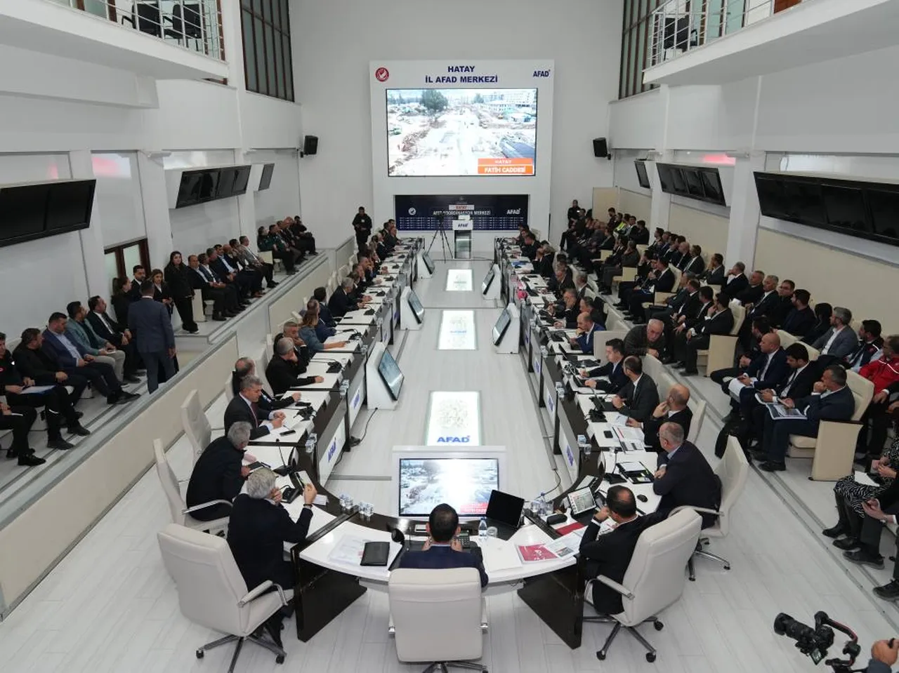 CHP'li Serkan Topal'dan Bakan Kurum'a 'Hatay' teşekkürü: 2 dakikada yok olan yüzyıllık kenti 2 yılda inşa ettiniz