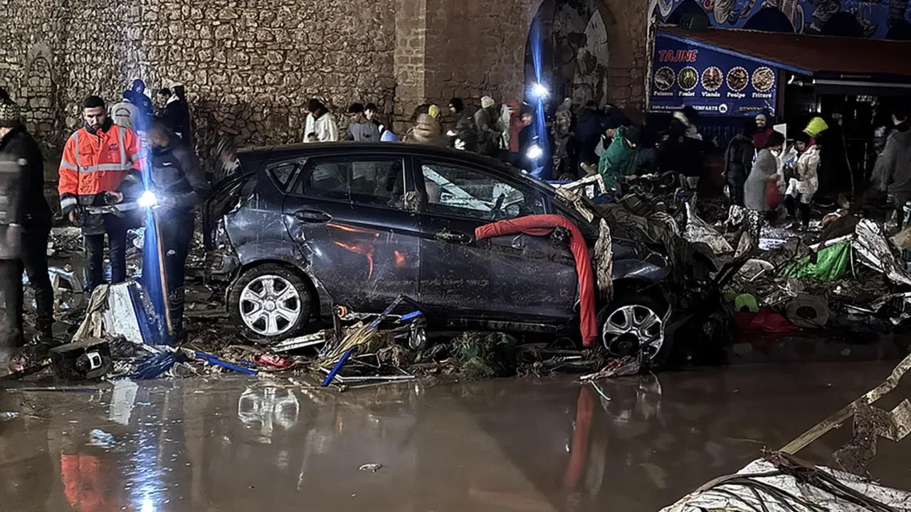 Fas'ta sel, kar ve fırtına hayatı felç etti! Çok sayıda can kaybı var