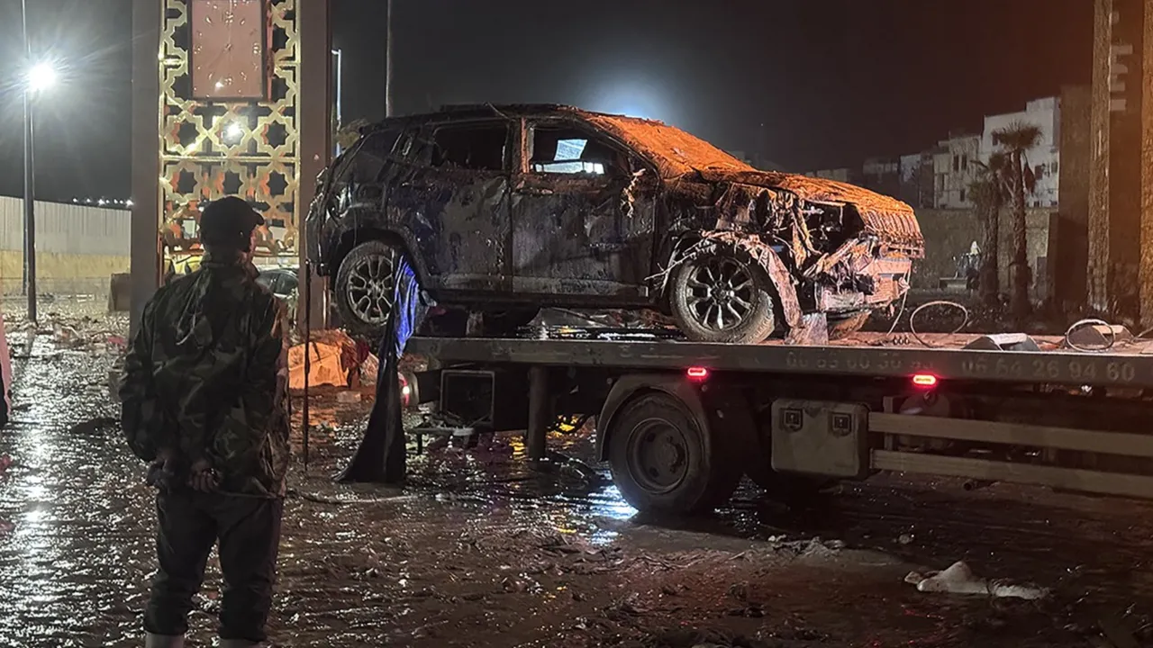 Fas'ta sel, kar ve fırtına hayatı felç etti! Çok sayıda can kaybı var