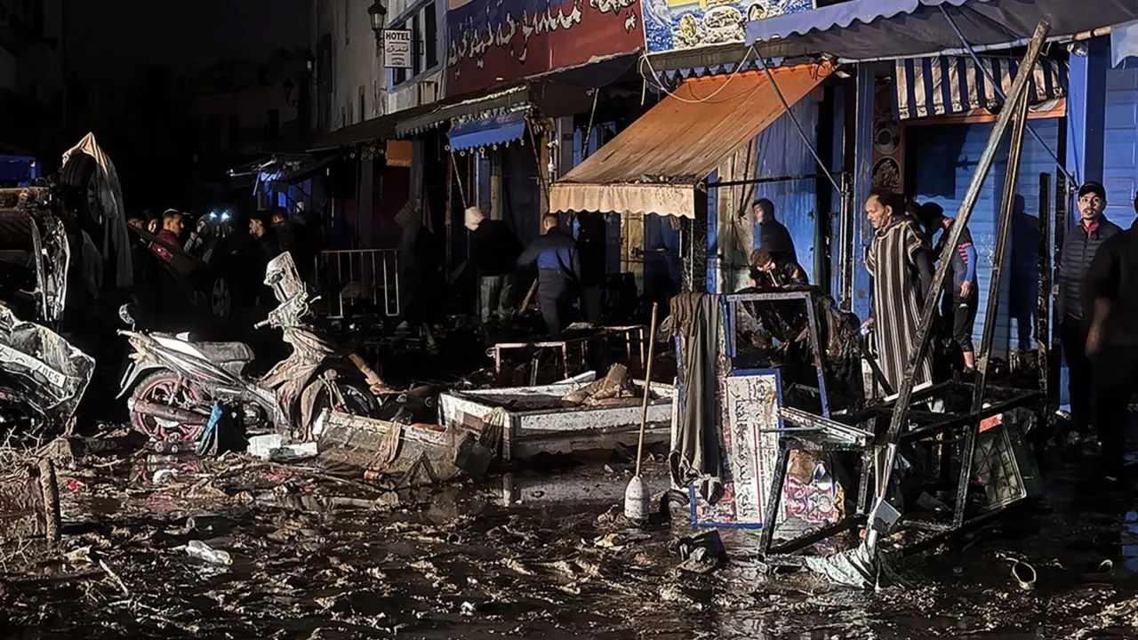 Fas'ta sel, kar ve fırtına hayatı felç etti! Çok sayıda can kaybı var