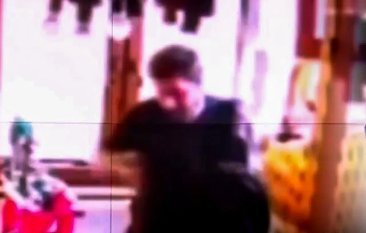 Gözler Güllü'nün oğluna çevrildi! Camı kırarak girdiği evden ne aldı?