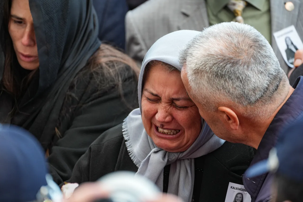 Gülşah Durbay'a son veda! Özgür Özel tabut başında gözyaşlarına boğuldu