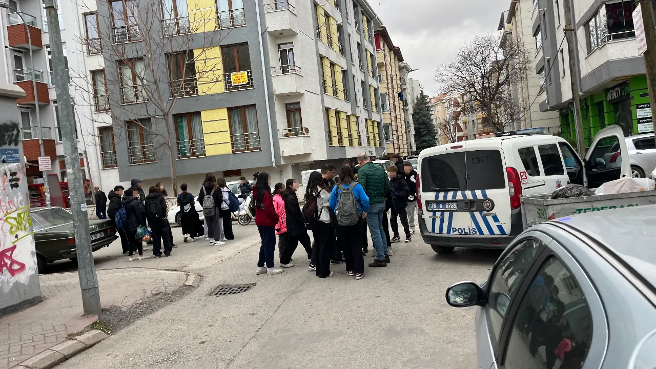 Henüz 12 yaşında! Okul çıkışı bıçaklandı, 4 çocuk yakalandı