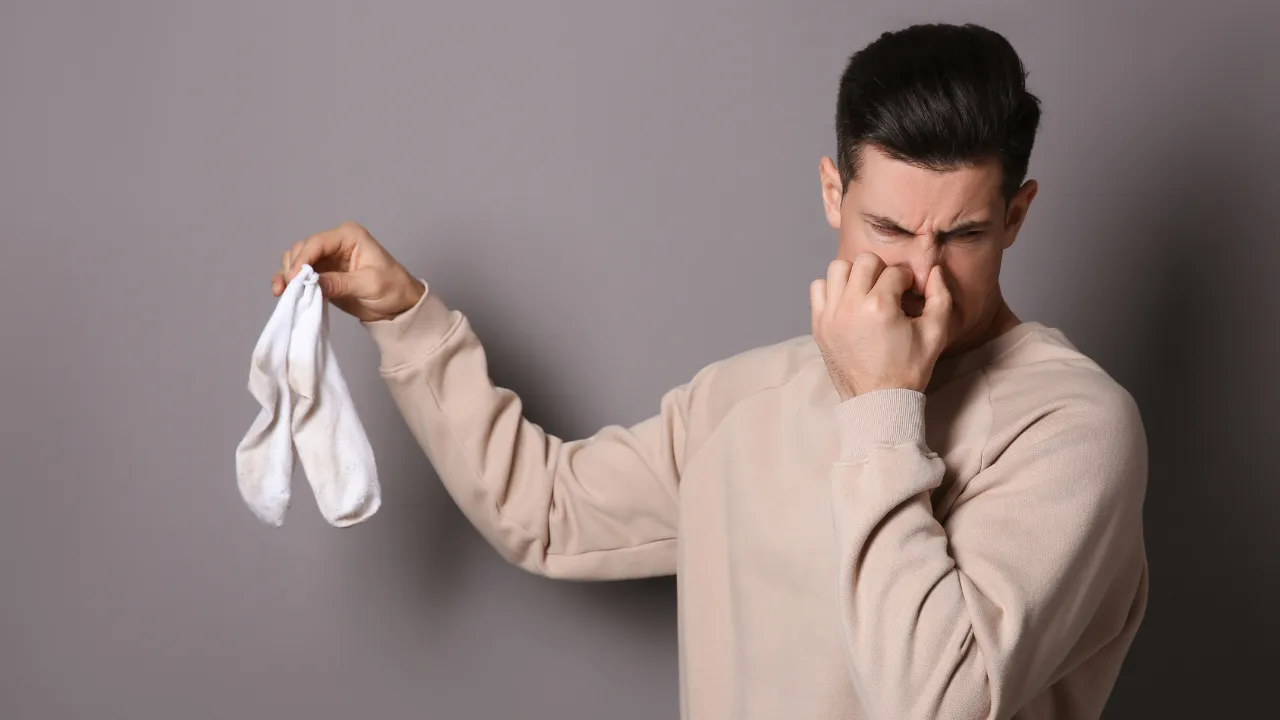 Her gün değiştirmek sandığınızdan daha önemli! Kirli çorapların barındırdığı gizli tehlike: 9 milyon bakteri...