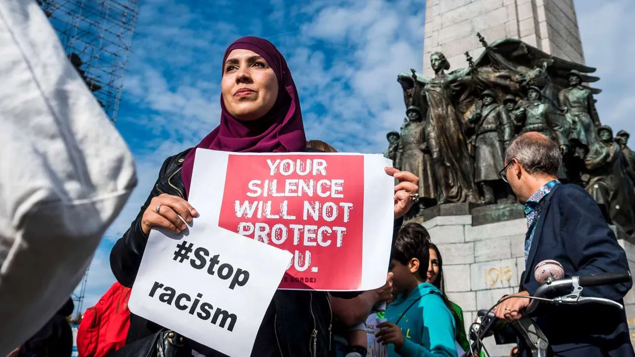 İngiltere'de milyonlarca Müslüman vatandaşlıktan çıkarılabilir! Yetkililer uyardı