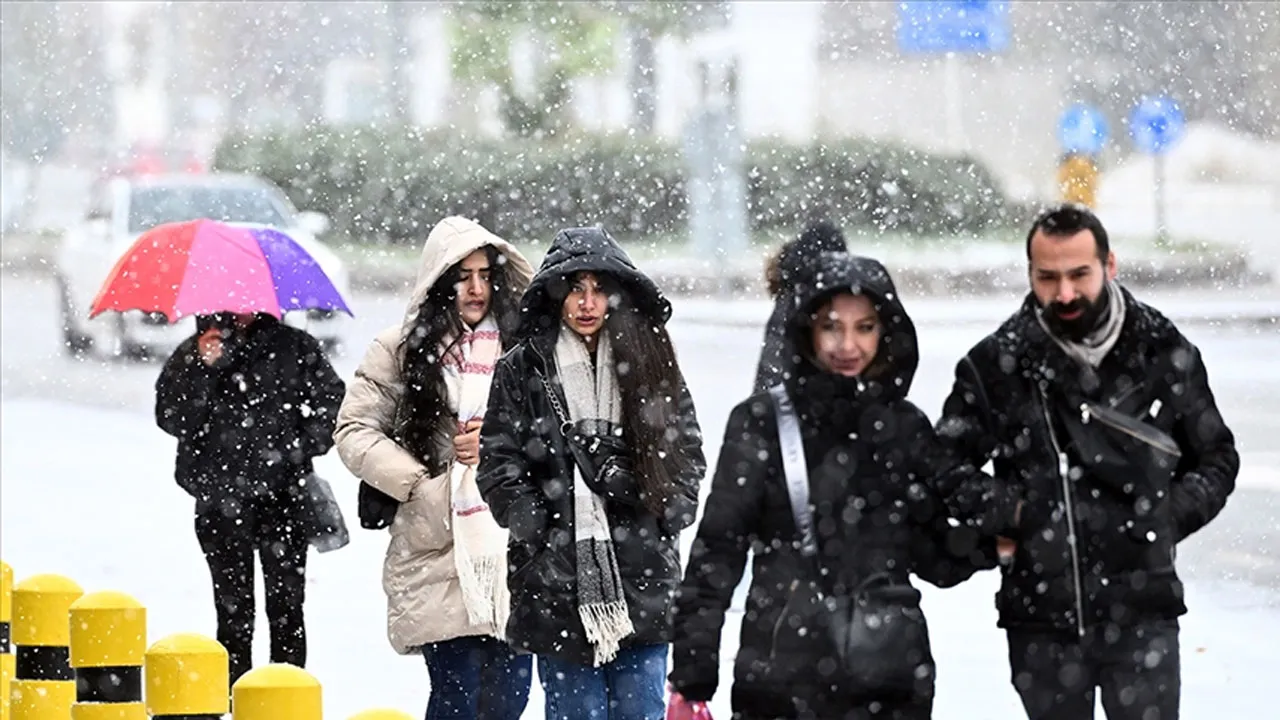 İstanbul'a kar yağacak mı? Meteoroloji'den 'kış etkisini arttıracak' uyarısı