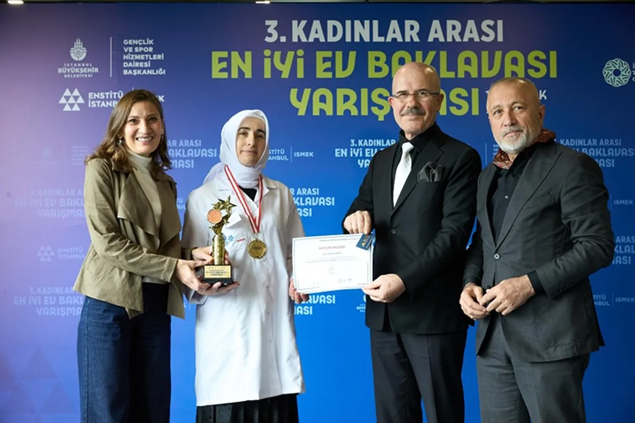 Kadın ustalar en iyi baklavayı yapmak için yarıştı