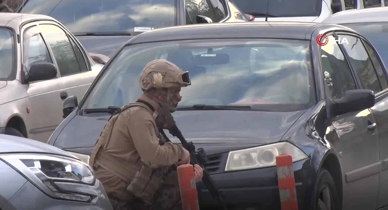 Bölgeye özel harekat ekipleri geldi