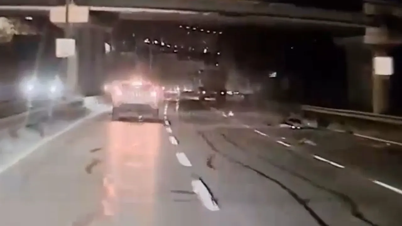 Kuryeye çarptı arkasına bile bakmadan kaçtı! Ölüm anı kamerada