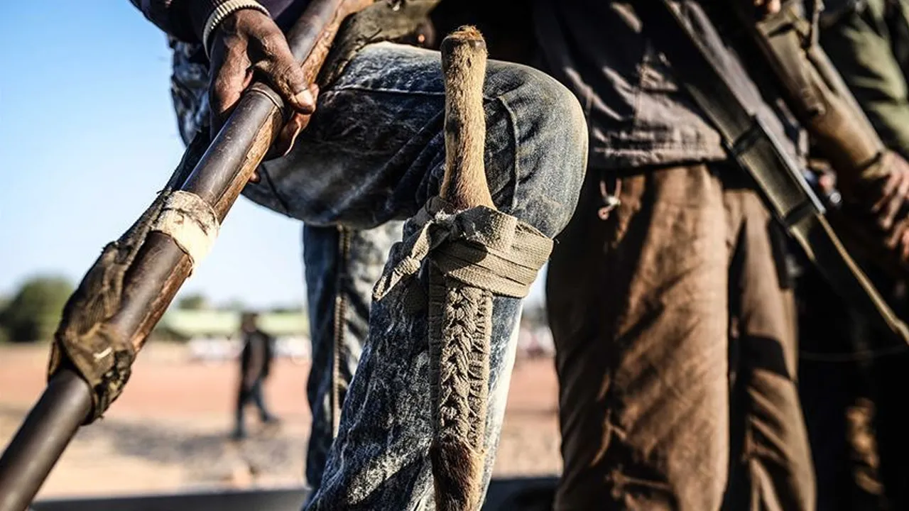 Nijerya'da yolcu otobüsüne silahlı baskın! 18 kişi kaçırıldı