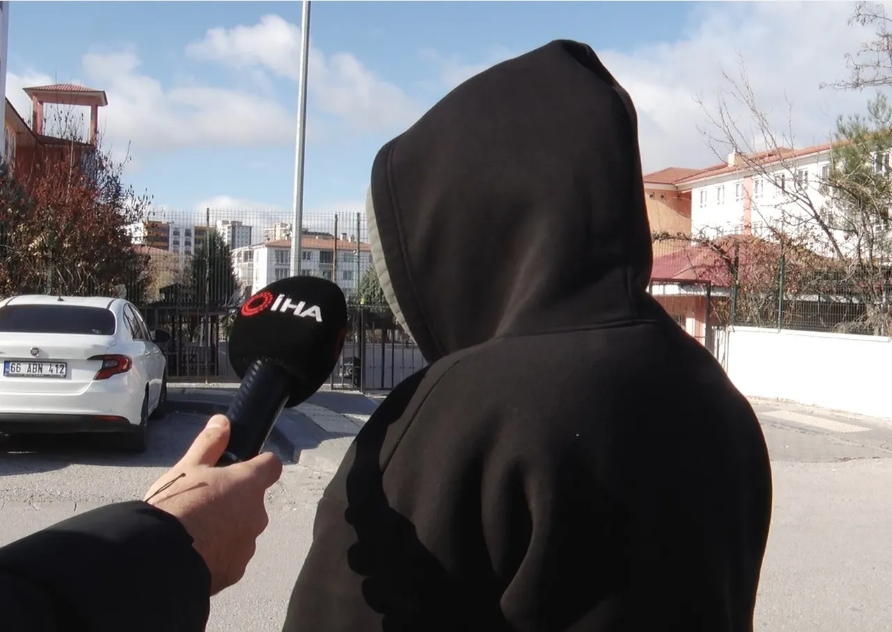 Öğrencilere cinsel içerikli fotoğraf göndermişti! O öğretmen hakkında karar çıktı