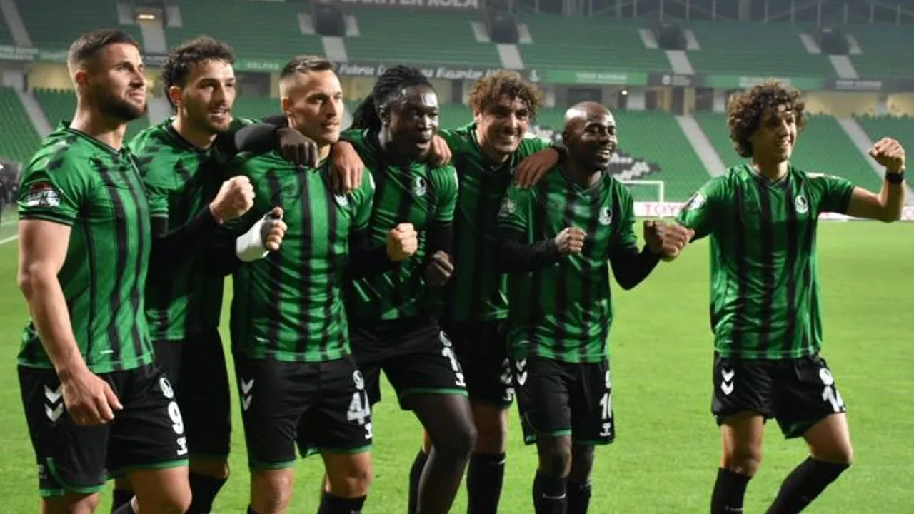 Sakaryaspor 3 puanı 3 golle aldı