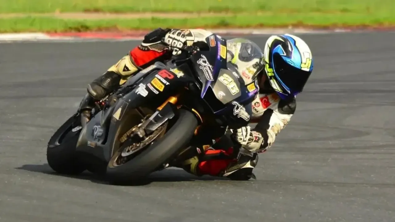 Şampiyon motosikletçi feci kazada can verdi