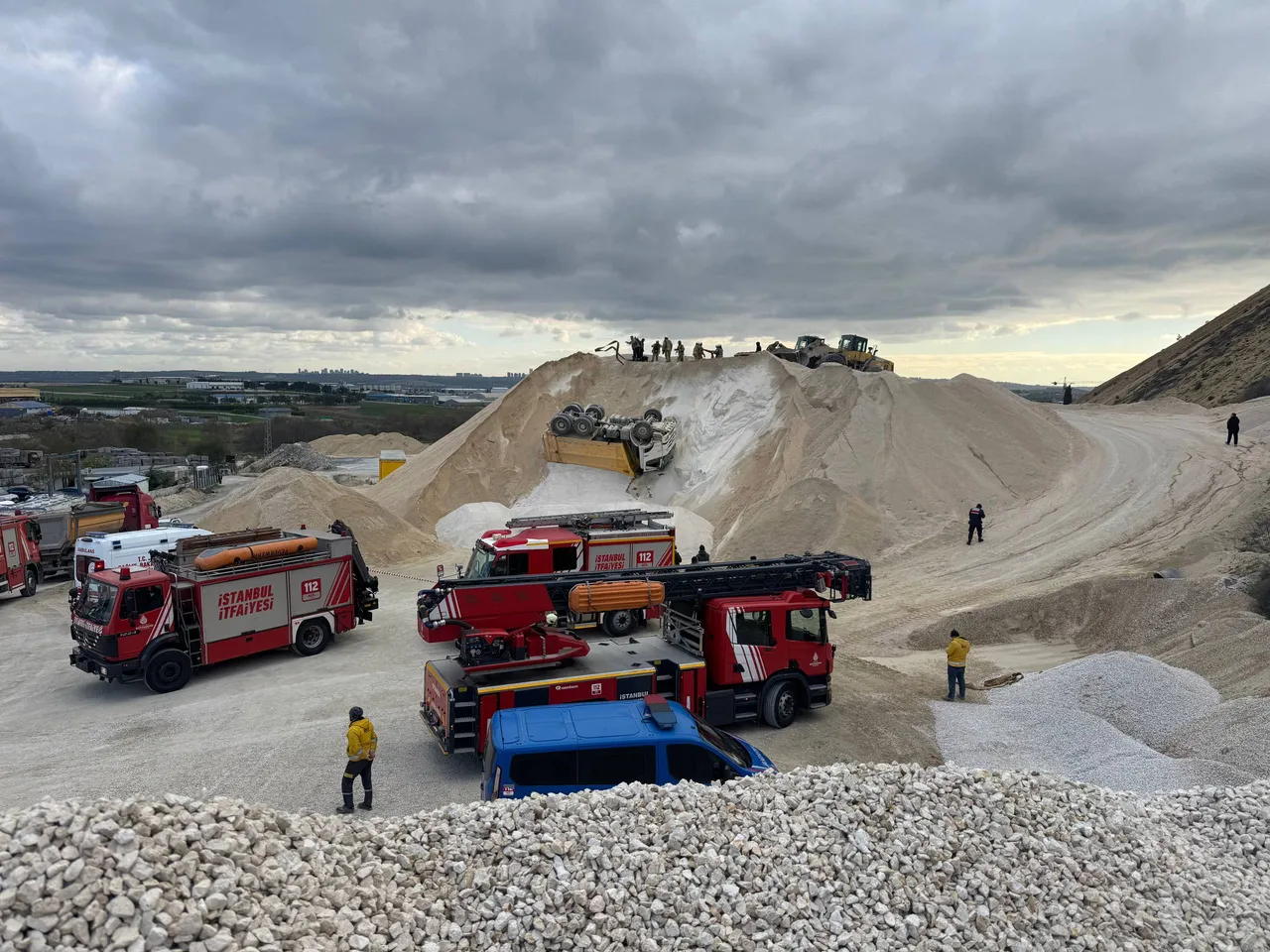 Taş ocağında facia! Kamyon kasası ve şasi arasında sıkışarak can verdi