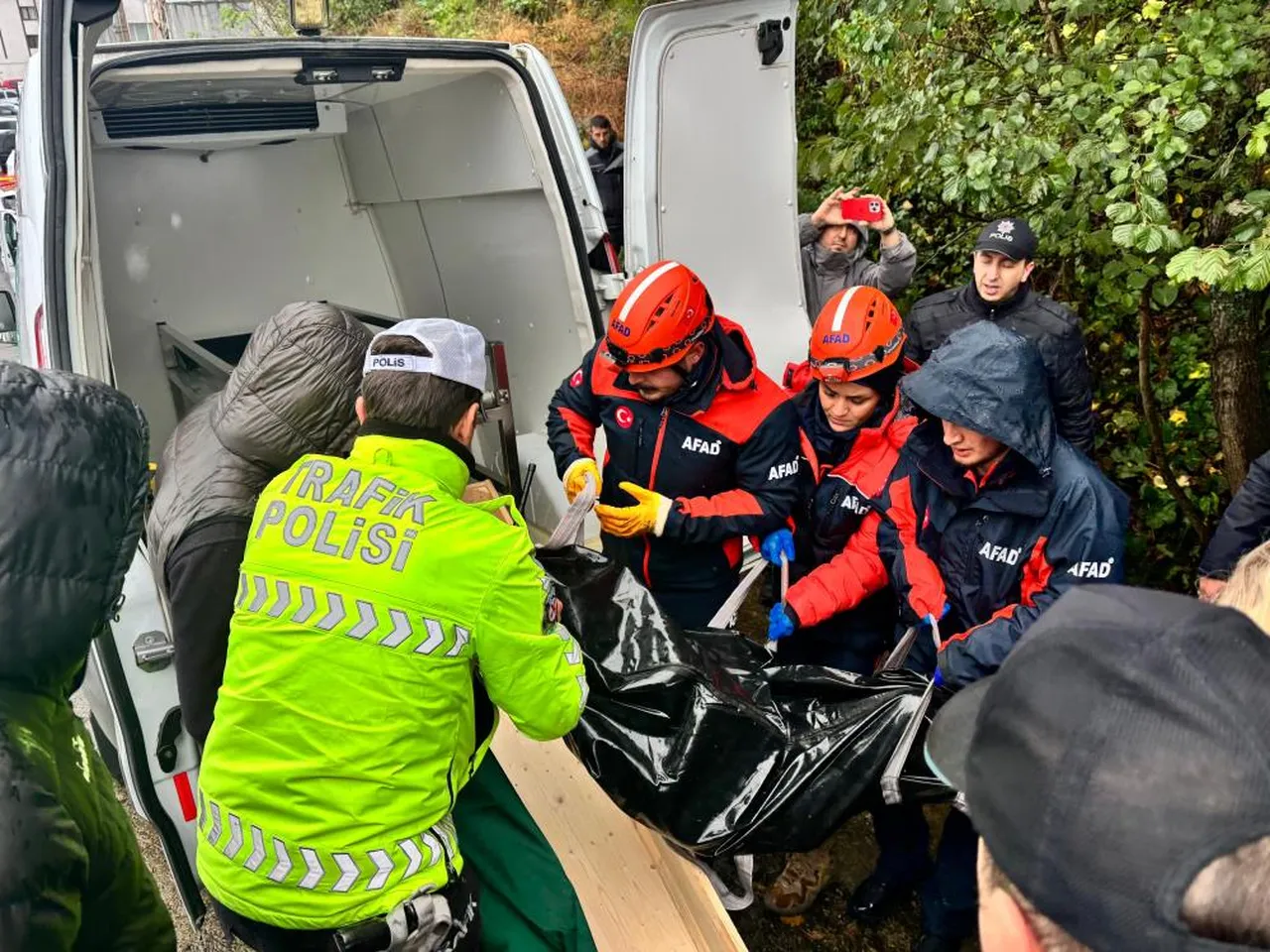 Trabzon - Beşiktaş maçı sonrası ortandan kaybolmuştu! Menfezde ölü bulundu