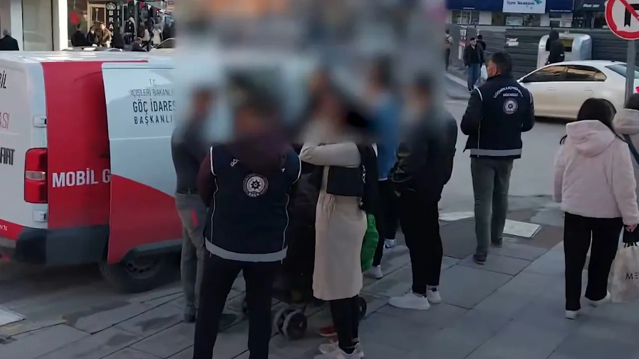 81 ilde göçmen kaçakçılığı operasyonu! 972 kişi yakalandı