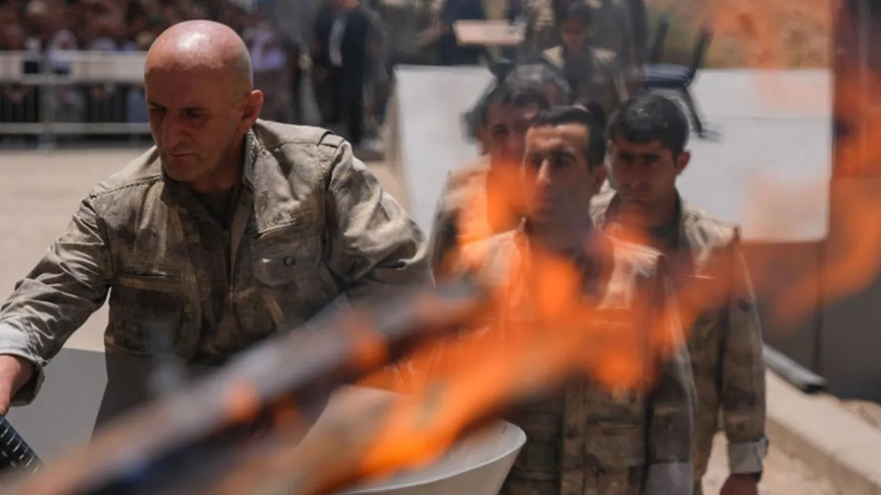 AK Parti'den 3 aşamalı Terörsüz Türkiye raporu! İlk olarak 'eve dönüş' için yasal düzenleme yapılacak