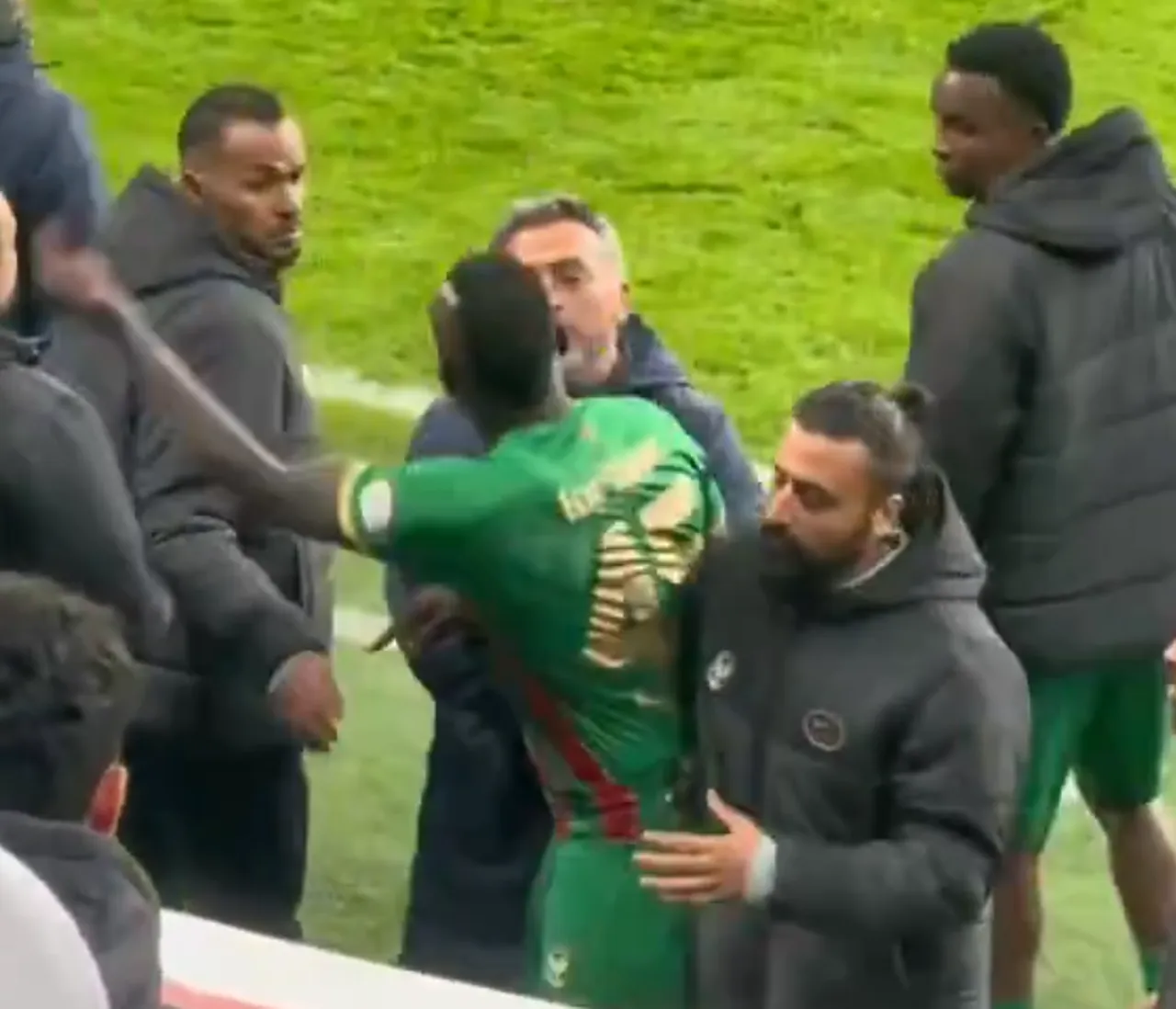 Mbaye Diagne'nin teknik direktörü Sinan Kaloğlu'na tepkisi gündeme oturdu