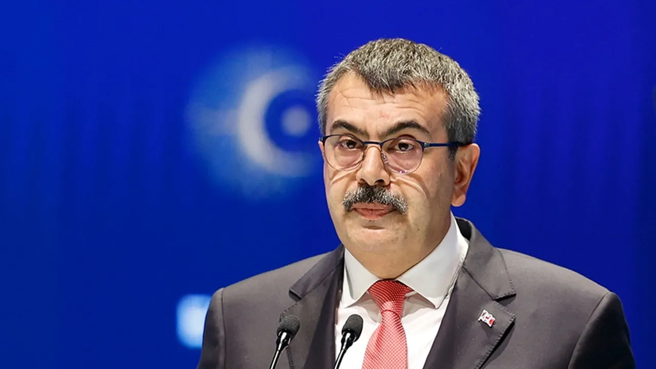 Bakan Tekin'den CHP'ye 'mülakat' tokadı: Siz de KPSS ile alın o zaman!