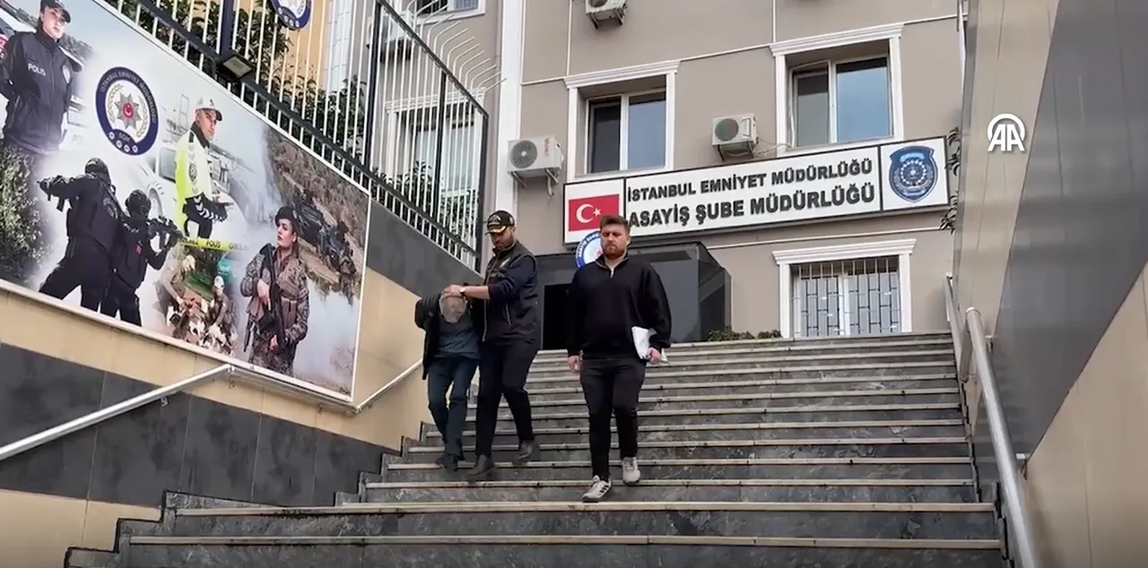 Bakırköy’de film sahnesi gibi hırsızlık! 1,5 milyonluk saati çalma yöntemleri ‘Pes’ dedirtti