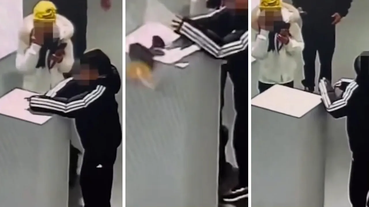 Çocuk, sergideki altın tacı düşürdü: Dikkatsizliği 2 milyon TL'ye mal oldu