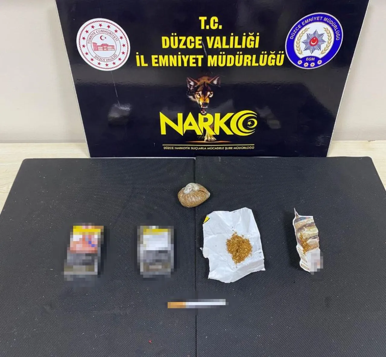 Düzce'de uyuşturucu taciri köydeki evinde suçüstü yakalandı