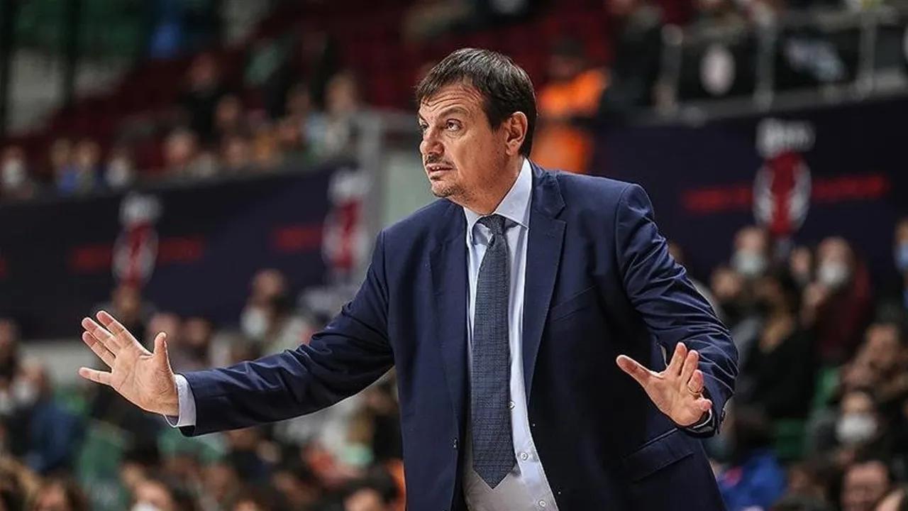 Ergin Ataman Fenerbahçe'ye dikkat çekti: Bizim için zor maç