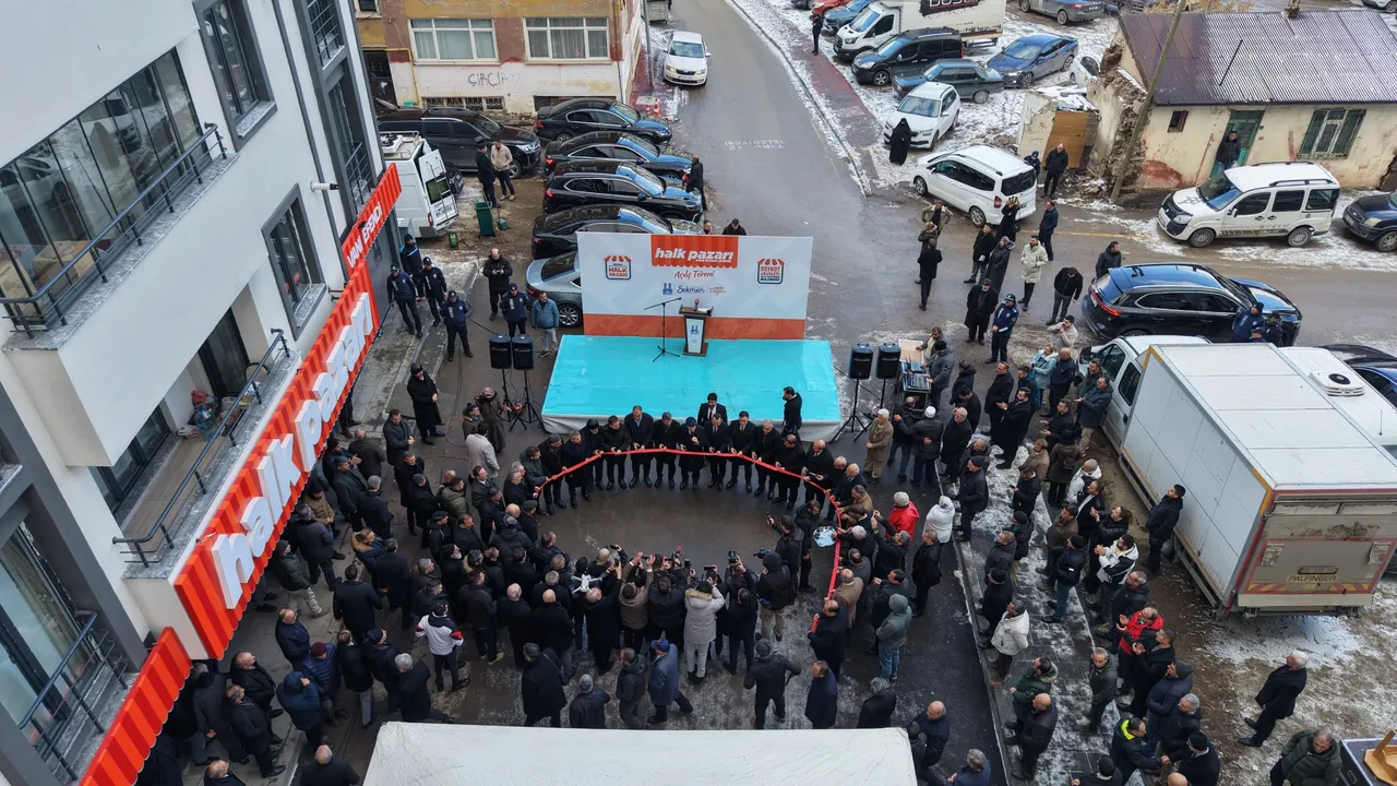 Kıyma 450, mandalina 16, ekmek 7,5 TL! Halk Pazarının 10uncu şubesi açıldı