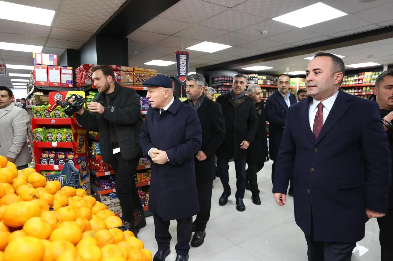 Kıyma 450, mandalina 16, ekmek 7,5 TL! Halk Pazarının 10uncu şubesi açıldı