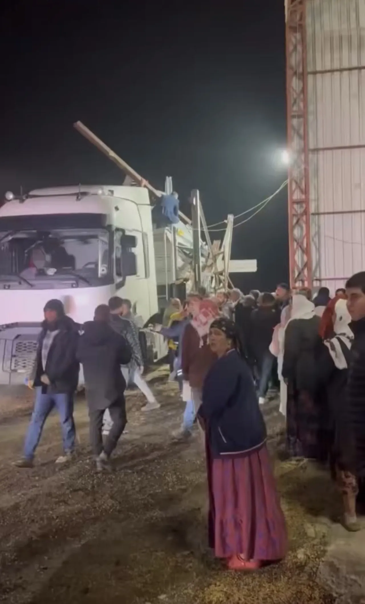 Savucu Mardin'de mısır kurutma silosu çöktü