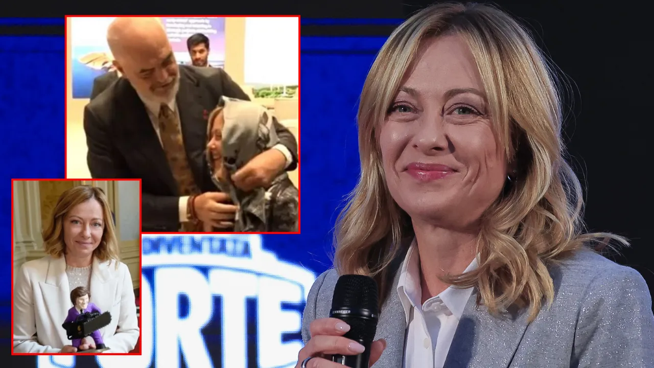 HEDİYELERİNİ SATIŞA ÇIKARIYOR!